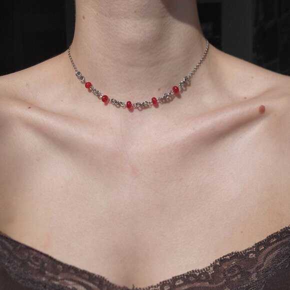 Gothic red and silver choker necklace with a small silver chain - Picture 6 of 6